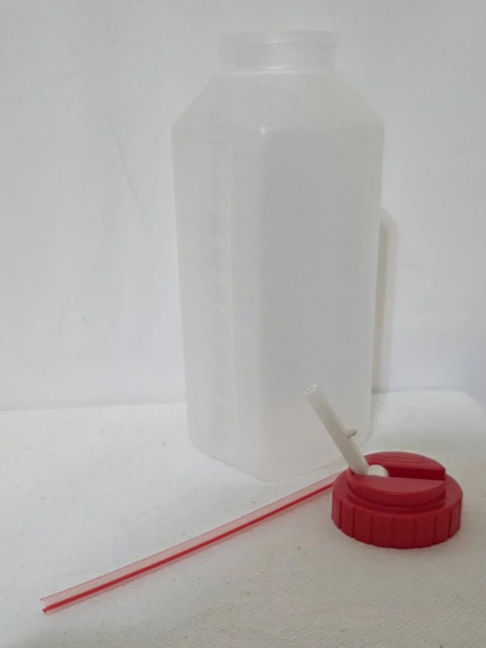 Vintage Rubbermaid 1 Quart Water Bottle #2467 Red Lid with Straw